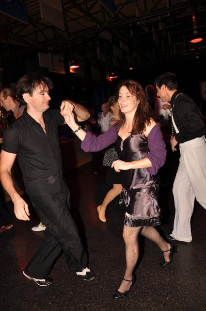 min 2010 11 13 fous swing 103